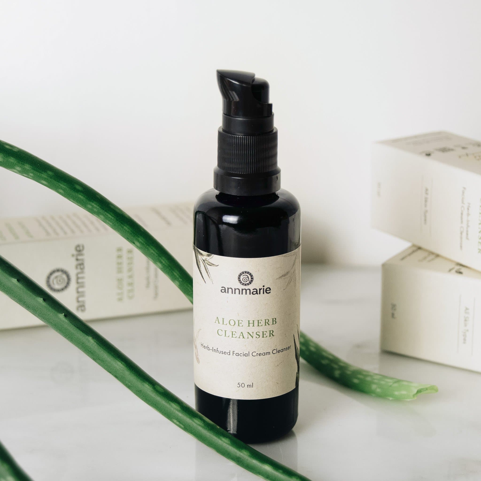 pdp_aloeherbcleanser50ml_lifestyle.jpg